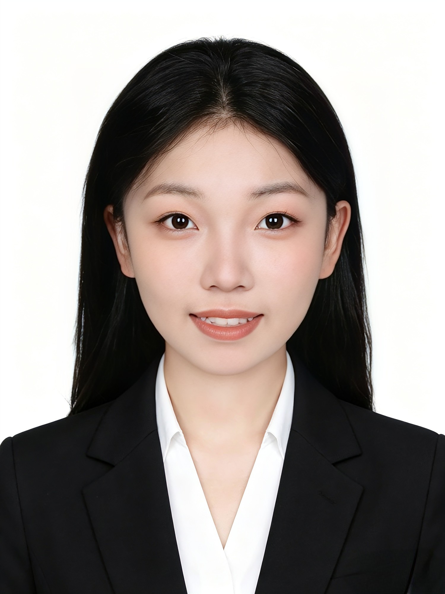 周婕的证件照